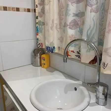Apartment Sharehouse -room-hostel-backpackers La Girelle *