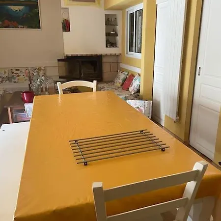 Sharehouse -room-hostel-backpackers La Girelle Apartment Marseille